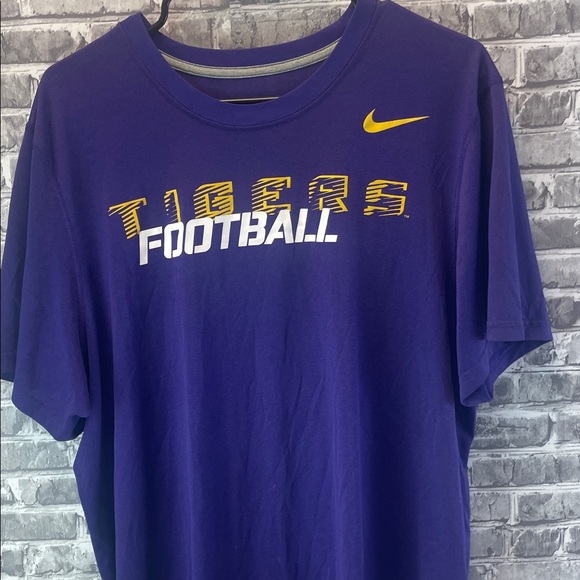 LSU Tigers
Nike Purple and Yellow Tigers Tee - Picture 1 of 6